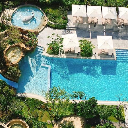 Mu Jiaoxi Hotel Exterior foto The swimming pool at the hotel